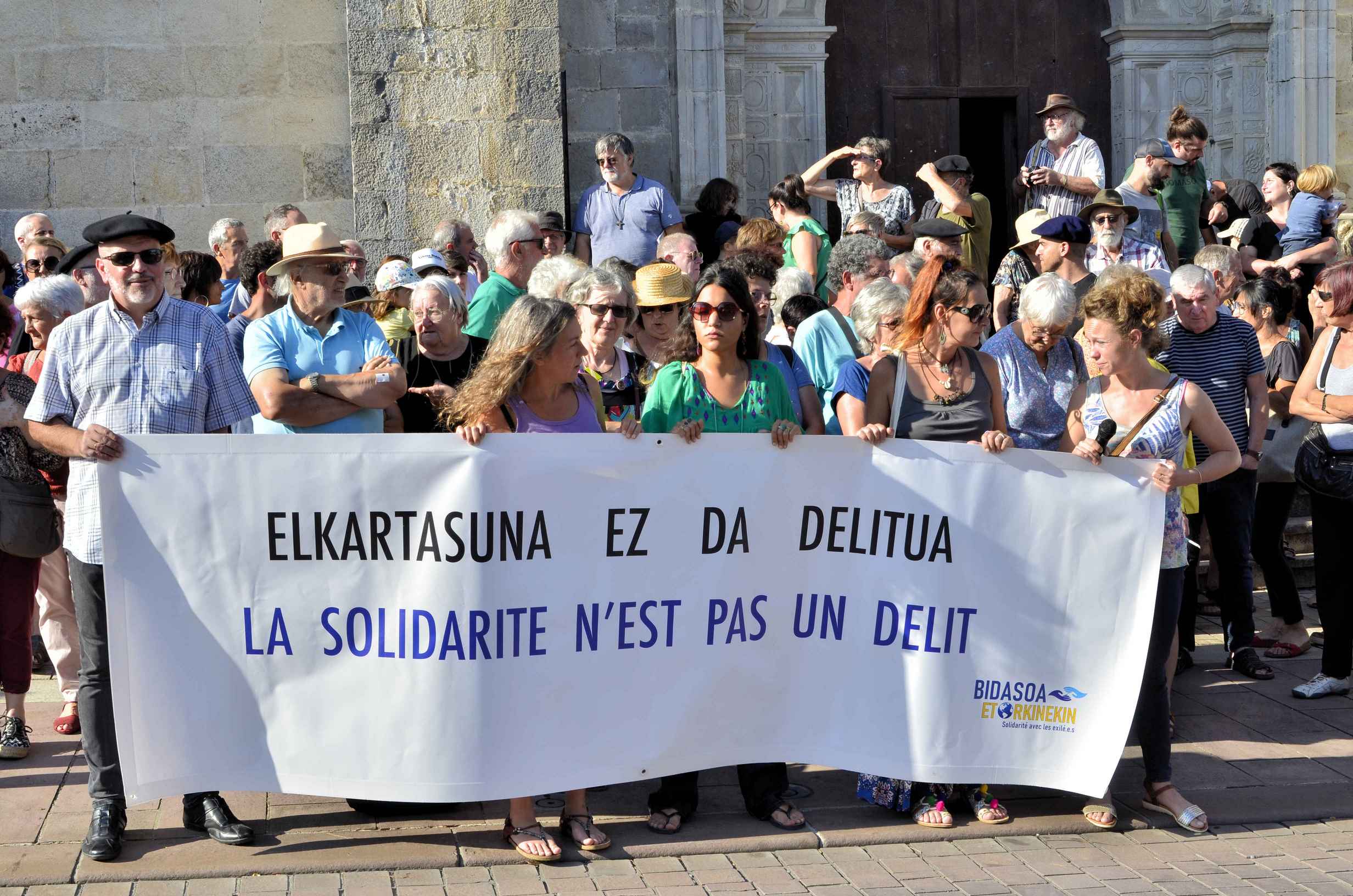 <br />
<b>Notice</b>:  Undefined variable: titre in <b>/var/www/vhosts/bidasoa-etorkinekin.org/httpdocs/views/urrugne.view.php</b> on line <b>28</b><br />
